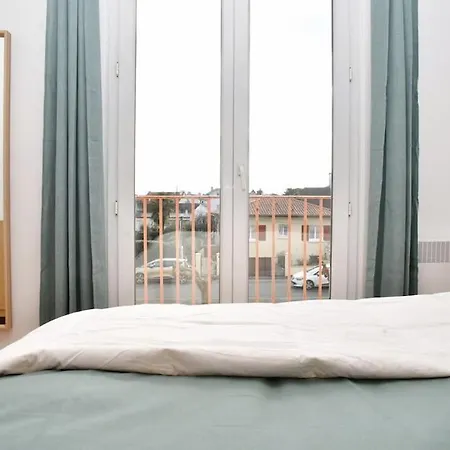 Lägenhet Vue Pyreneenne Elegante Avec 2 Tarbes