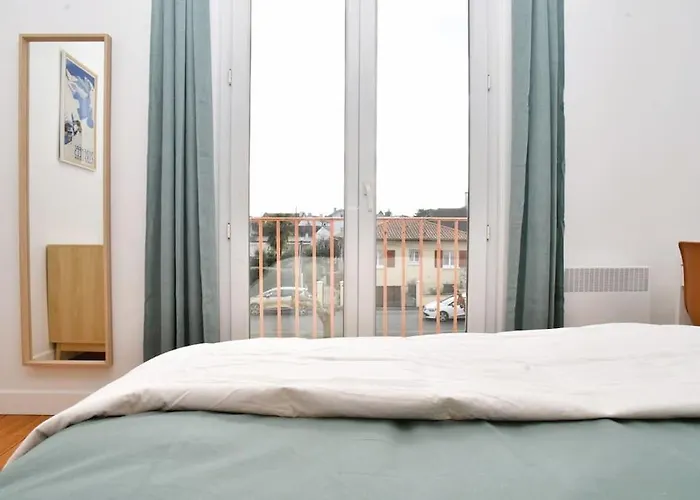 Lägenhet Vue Pyreneenne Elegante Avec 2 Tarbes