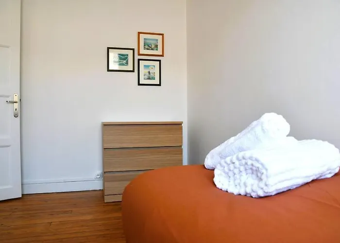 Vue Pyreneenne Elegante Avec 2 Lägenhet Tarbes